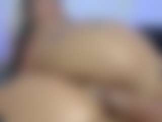 HornyLindzay's Live Sex Cam Show