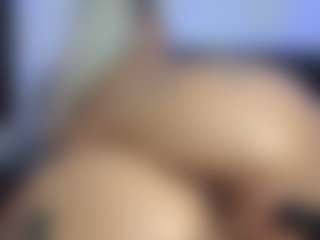 HornyLindzay's Live Sex Cam Show