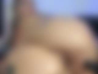 HornyLindzay's Live Sex Cam Show
