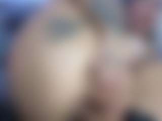 HornyLindzay's Live Sex Cam Show