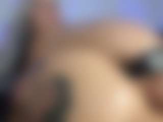 HornyLindzay's Live Sex Cam Show