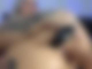 HornyLindzay's Live Sex Cam Show