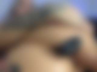 HornyLindzay's Live Sex Cam Show