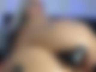 HornyLindzay's Live Sex Cam Show