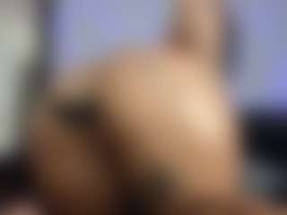 HornyLindzay's Live Sex Cam Show