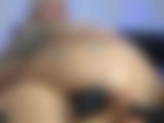 HornyLindzay's Live Sex Cam Show