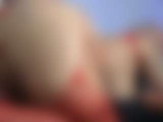 HornyLindzay's Live Sex Cam Show