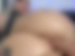 Live cam show with HornyLindzay - Phatass on CamClone