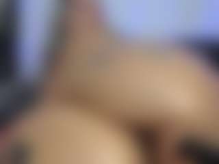 HornyLindzay's Live Sex Cam Show