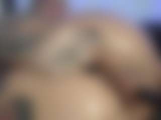 HornyLindzay's Live Sex Cam Show