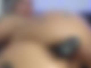 HornyLindzay's Live Sex Cam Show