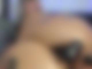 HornyLindzay's Live Sex Cam Show