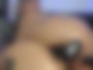 HornyLindzay's Live Sex Cam Show