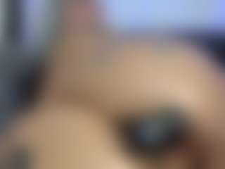 HornyLindzay's Live Sex Cam Show