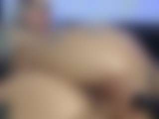 HornyLindzay's Live Sex Cam Show