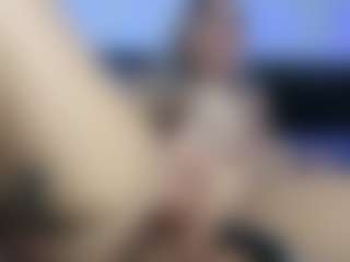 HornyLindzay's Live Sex Cam Show