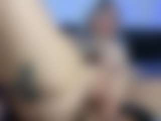 HornyLindzay's Live Sex Cam Show
