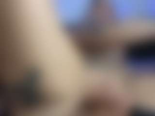 HornyLindzay's Live Sex Cam Show