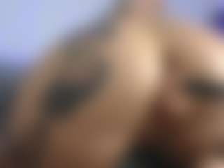 HornyLindzay's Live Sex Cam Show