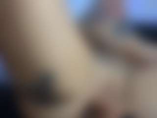 HornyLindzay's Live Sex Cam Show