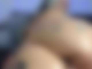 HornyLindzay's Live Sex Cam Show