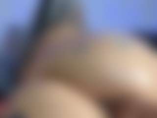 HornyLindzay's Live Sex Cam Show