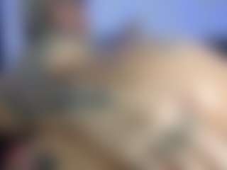 HornyLindzay's Live Sex Cam Show