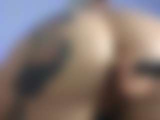 HornyLindzay's Live Sex Cam Show
