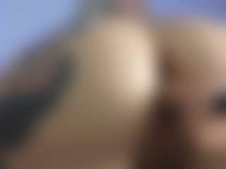 HornyLindzay's Live Sex Cam Show