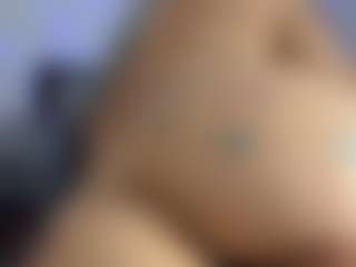HornyLindzay's Live Sex Cam Show