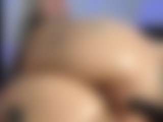 HornyLindzay's Live Sex Cam Show