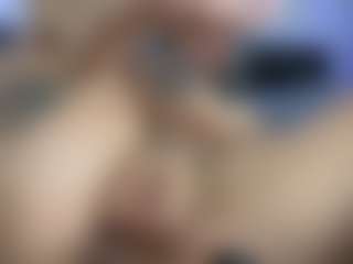 HornyLindzay's Live Sex Cam Show