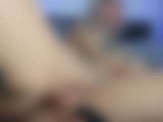 HornyLindzay's Live Sex Cam Show