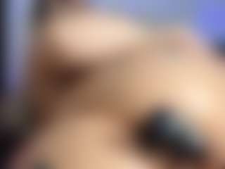 HornyLindzay's Live Sex Cam Show