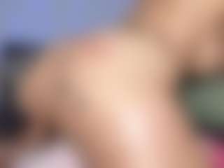 HornyLindzay's Live Sex Cam Show