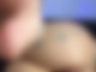HornyLindzay's Live Sex Cam Show