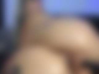 HornyLindzay's Live Sex Cam Show