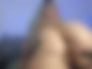 HornyLindzay's Live Sex Cam Show