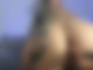 HornyLindzay's Live Sex Cam Show