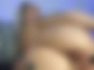 HornyLindzay's Live Sex Cam Show