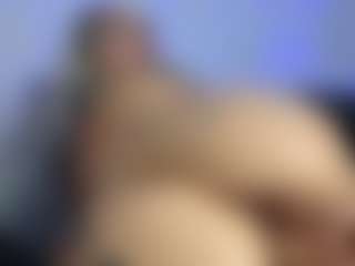 HornyLindzay's Live Sex Cam Show