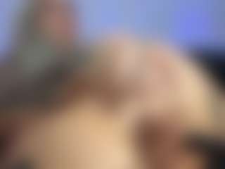 HornyLindzay's Live Sex Cam Show