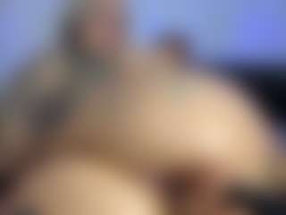 HornyLindzay's Live Sex Cam Show