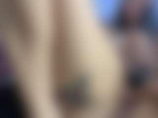 HornyLindzay's Live Sex Cam Show