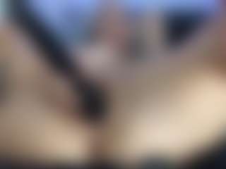 HornyLindzay's Live Sex Cam Show