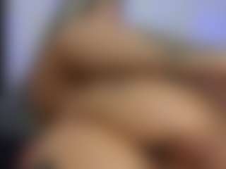 HornyLindzay's Live Sex Cam Show