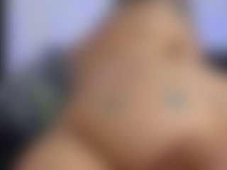 HornyLindzay's Live Sex Cam Show