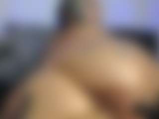 HornyLindzay's Live Sex Cam Show