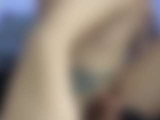 HornyLindzay's Live Sex Cam Show