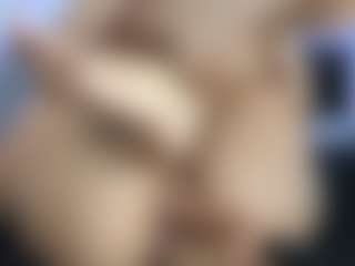 HornyLindzay's Live Sex Cam Show